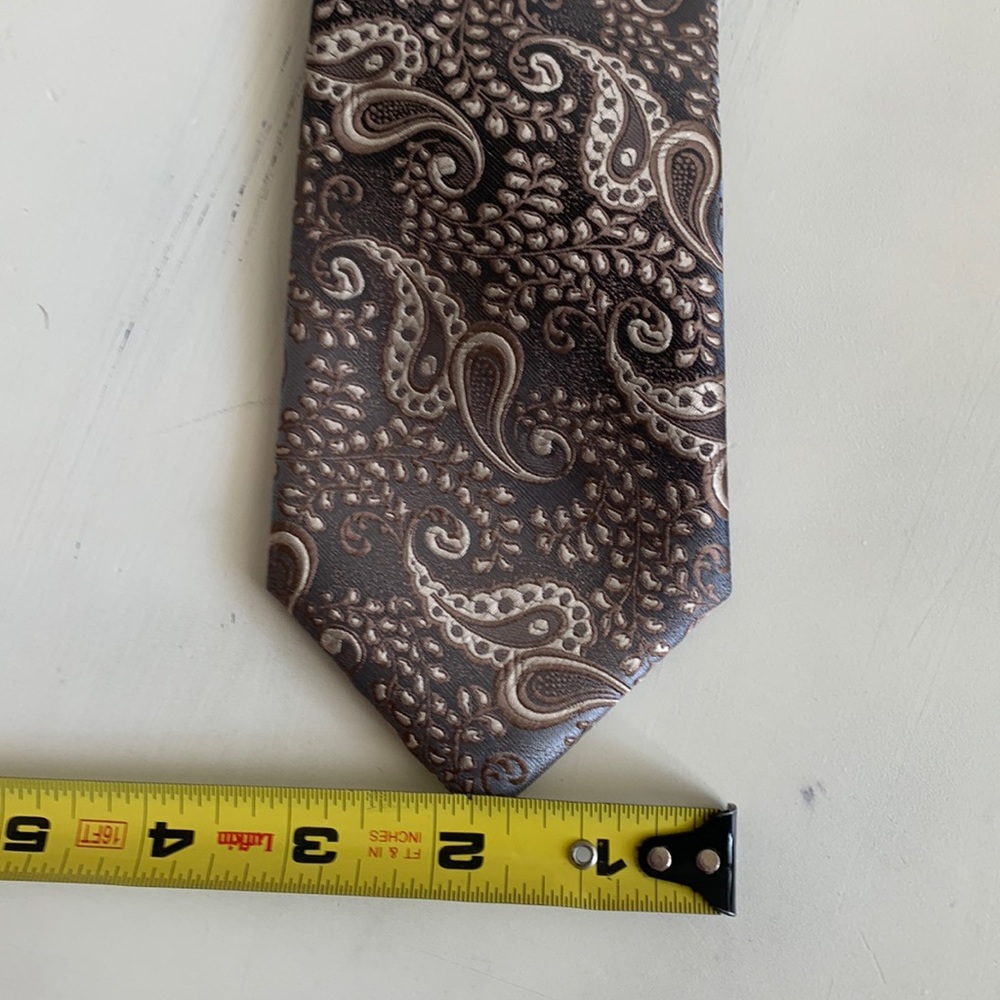 John Sparks tan and blue tie